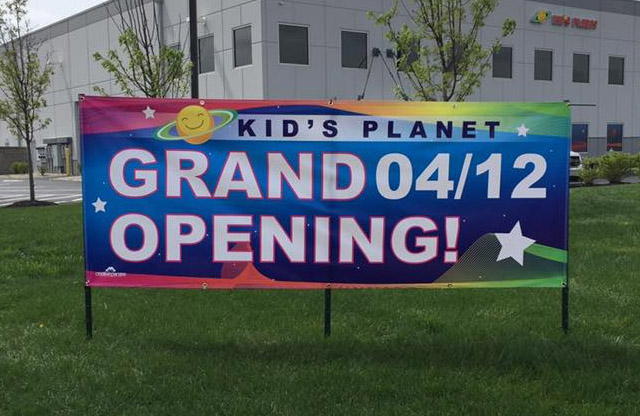 Kids Planet, Browns Burg, Grand opening banner